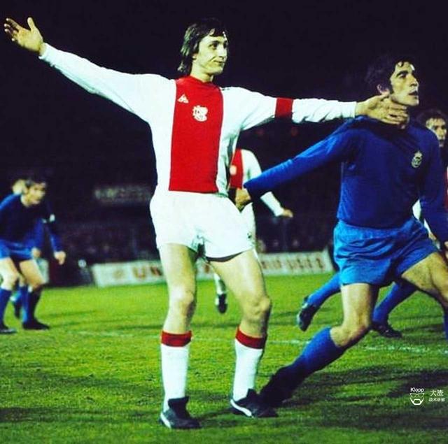 阿贾克斯取得惊人胜利，突破困境