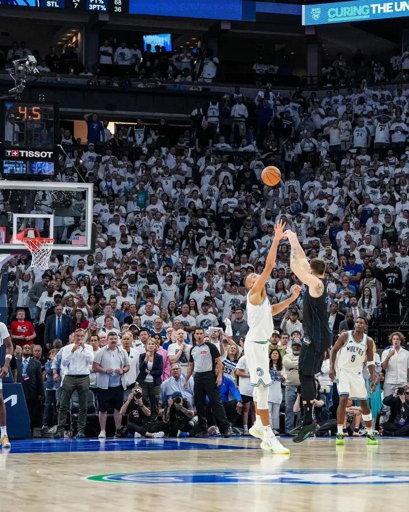 东契奇绝杀时刻，杜兰特点燃赛场，爆发新星迎来胜利！