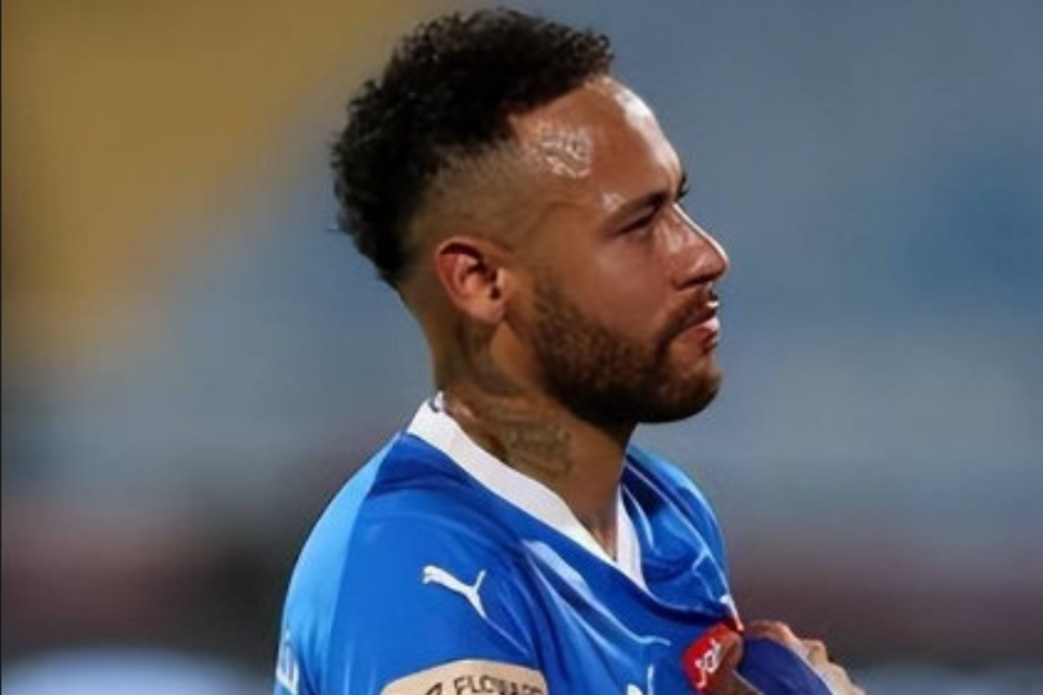  胡金秋复出首秀出彩，利雅得新月主场爆冷拜仁慕尼黑，豪取13连胜